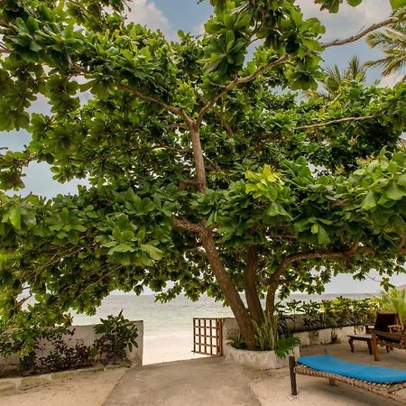 Uroa Beach Lodge Bagian luar foto